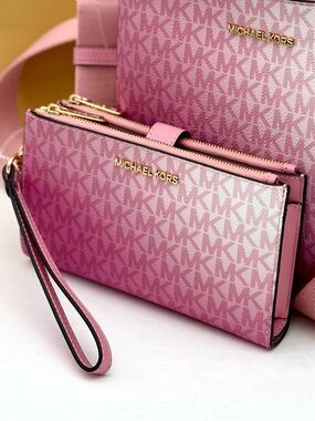 MICHAEL KORS  Jet Set Large Ombré Signature Logo Wristlet Wallet